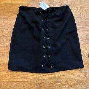 NWT Windsor Faux Suede Lace Up Black Skirt Large